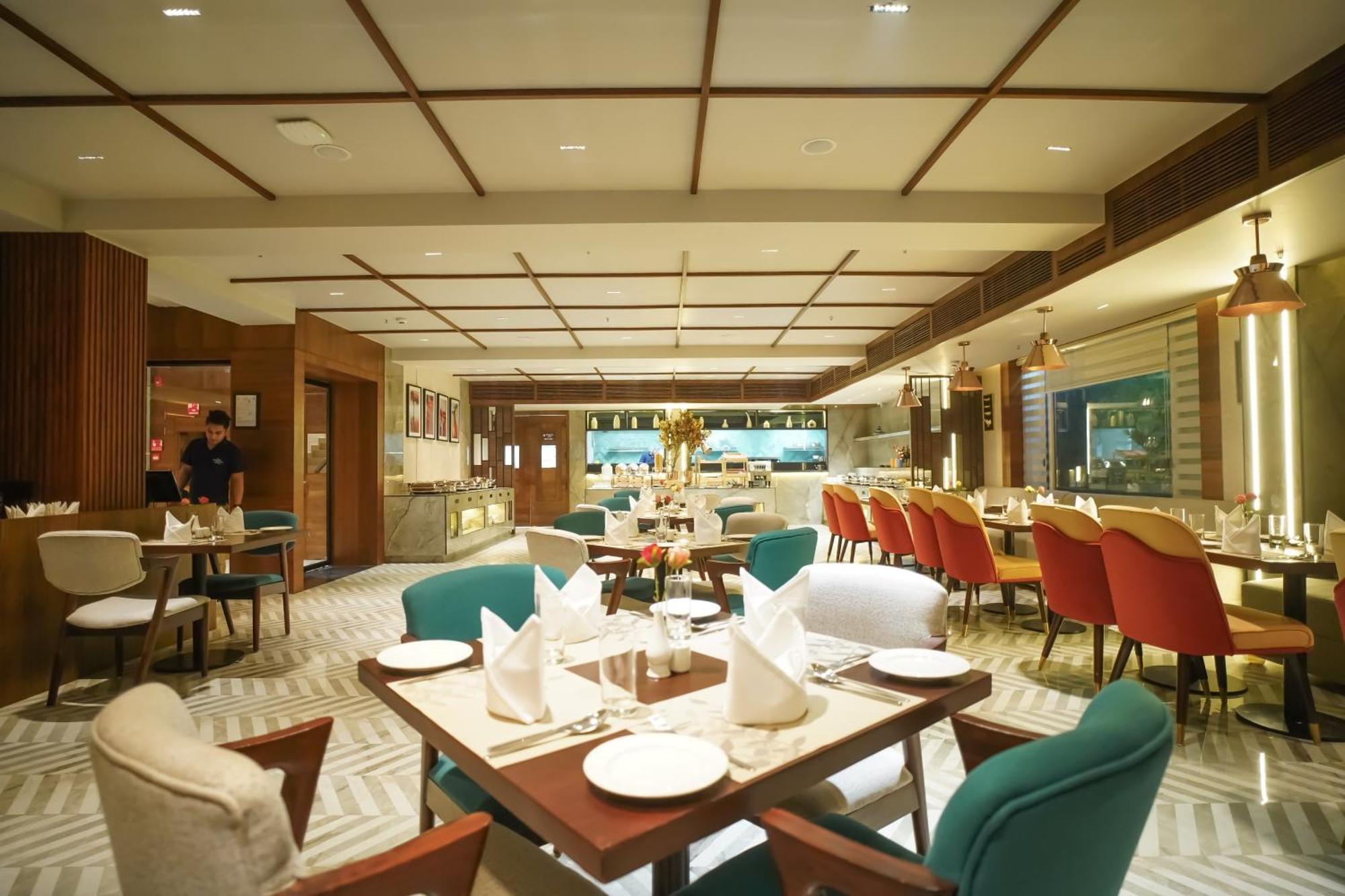 Ishaan Sarovar Portico Deoghar Buitenkant foto